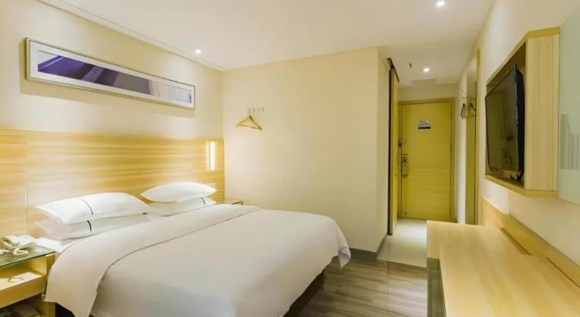 Bed in City Comfort Inn Zhuhai Hengqin Ocean Kingdom Huafa Shangdu
