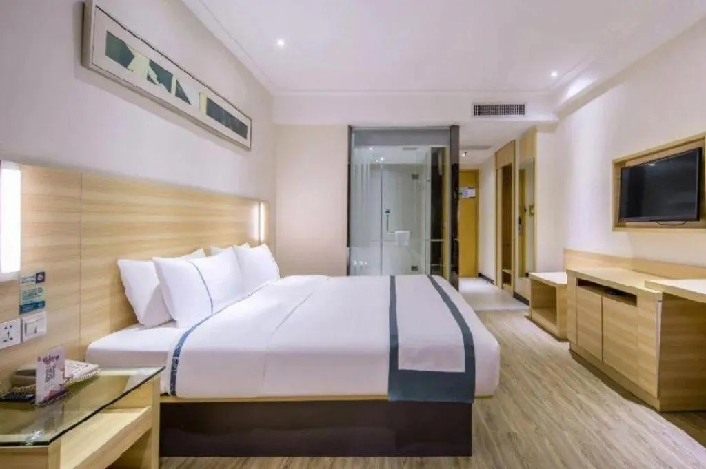 Bed in City Comfort Inn Zhuhai Hengqin Ocean Kingdom Huafa Shangdu