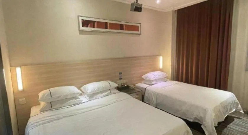 Bed in City Comfort Inn Zhuhai Hengqin Ocean Kingdom Huafa Shangdu
