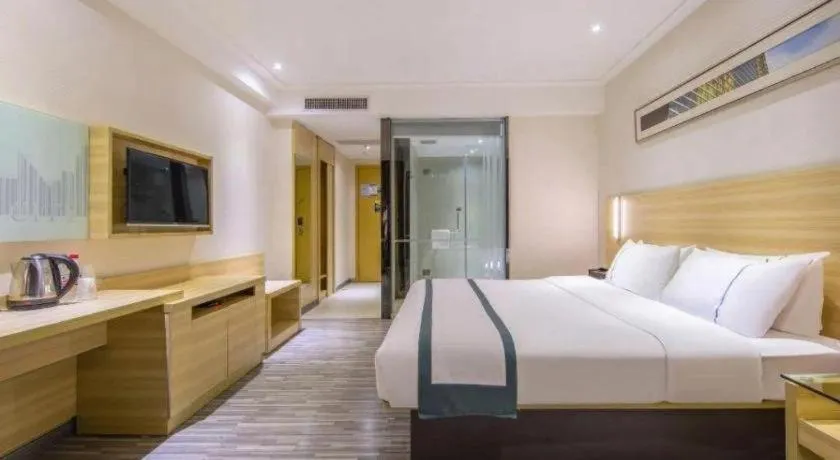 Bed in City Comfort Inn Zhuhai Hengqin Ocean Kingdom Huafa Shangdu