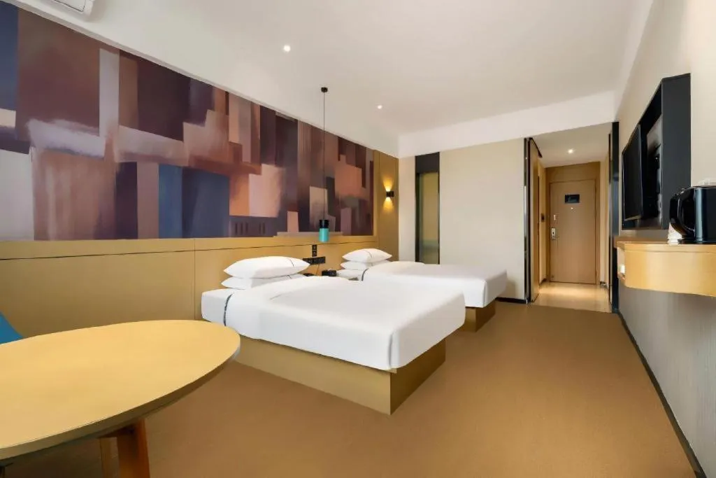 Bed in City Comfort Inn Liuzhou Wuling Liutai Road