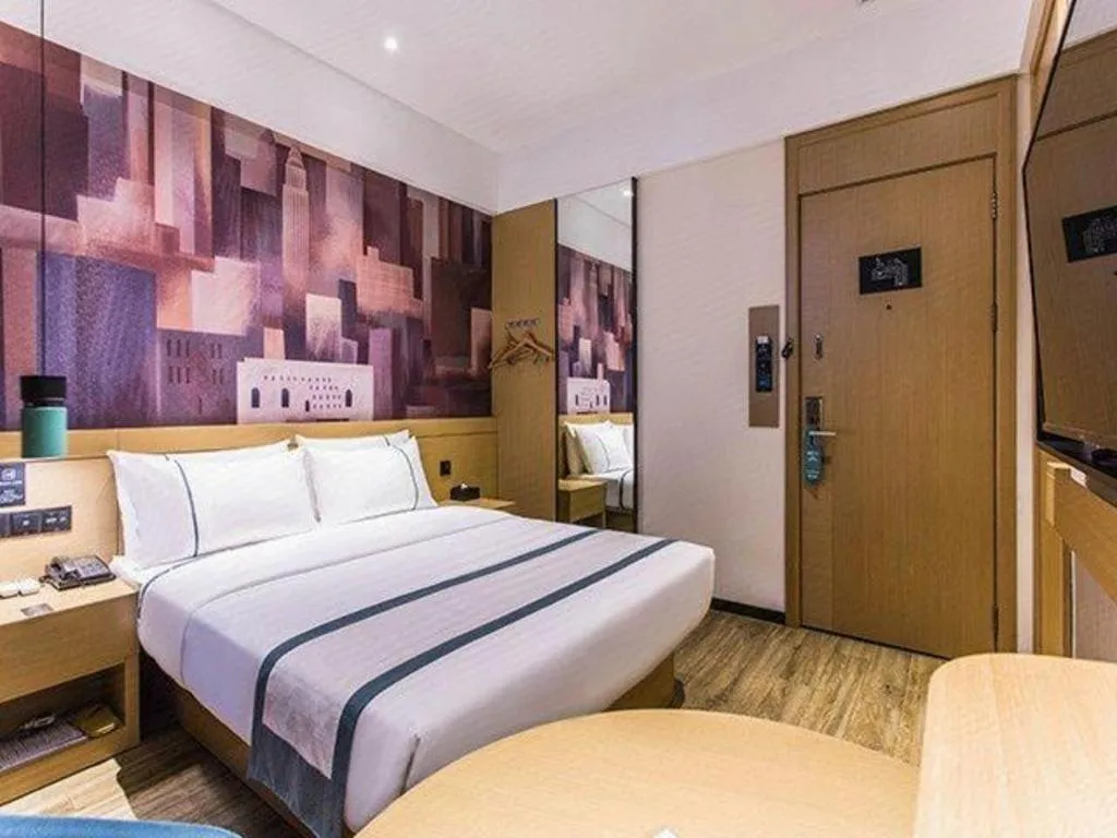 Bed in City Comfort Inn Liuzhou Wuling Liutai Road