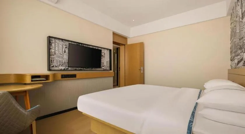 Bed in City Comfort Inn Liuzhou Wuling Liutai Road