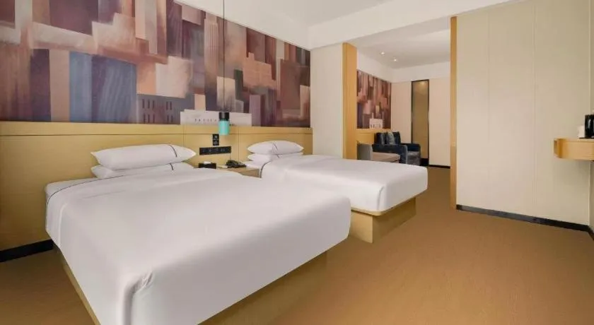 Bed in City Comfort Inn Liuzhou Wuling Liutai Road