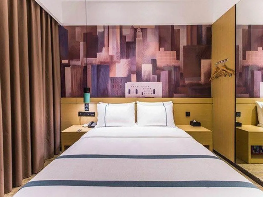 Bed in City Comfort Inn Liuzhou Wuling Liutai Road