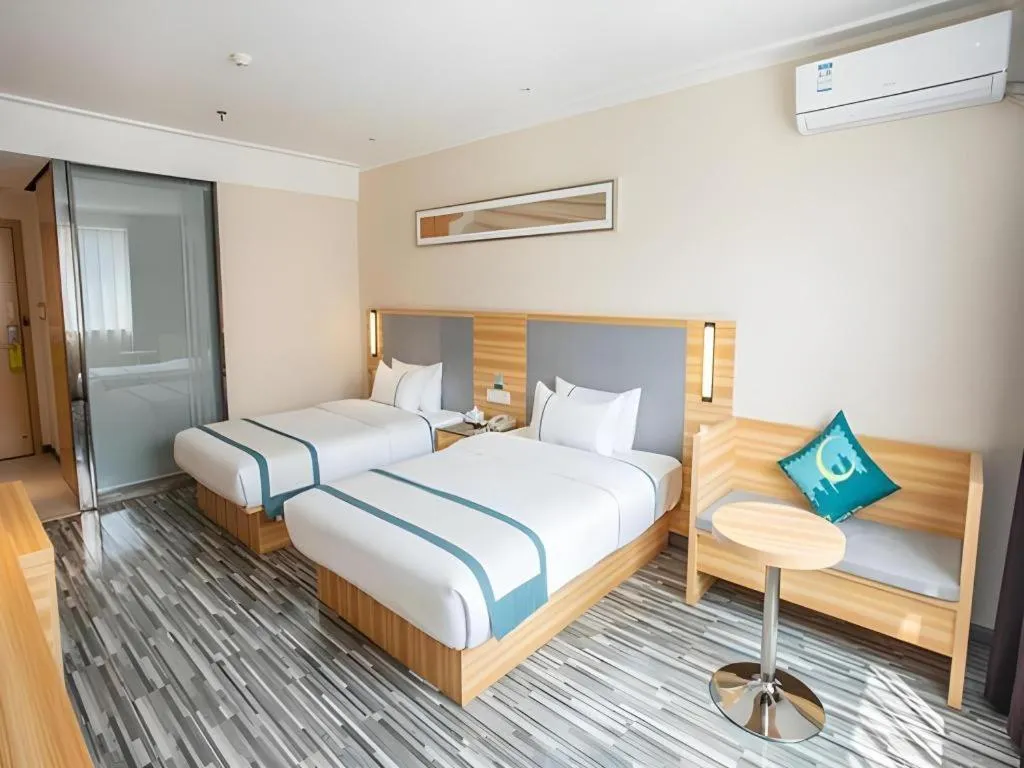 Bed in City Comfort Inn Changsha Yuelu Mountain Hunan University Central South University