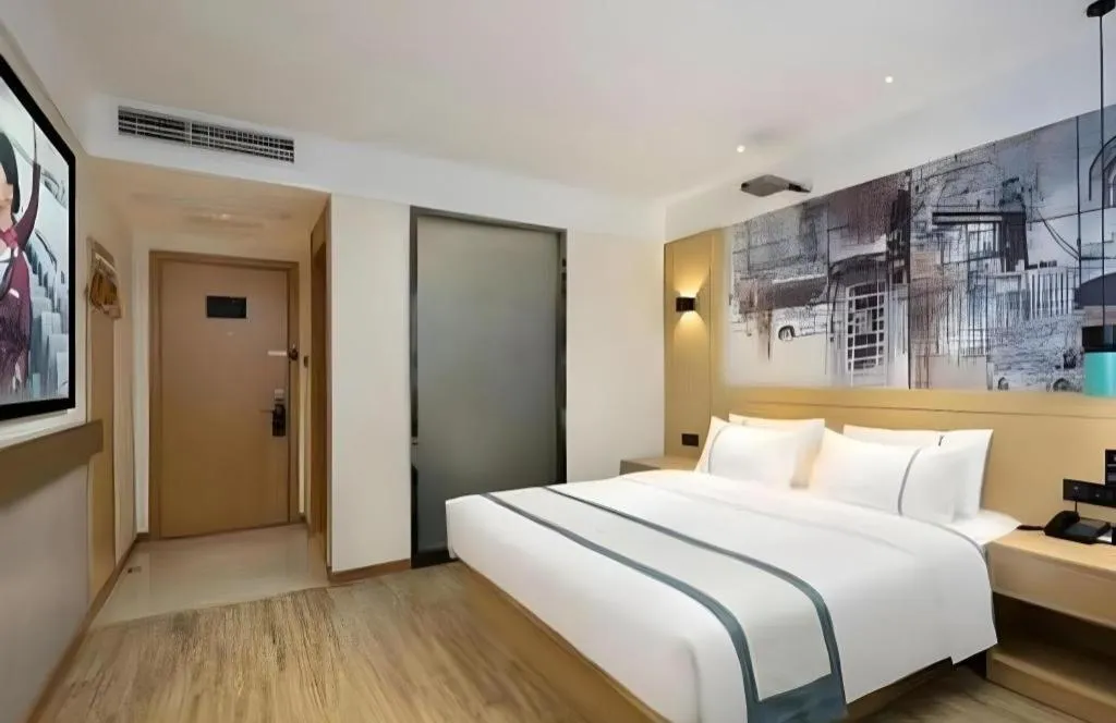 Bed in City Comfort Inn Changsha Yuelu Mountain Hunan University Central South University