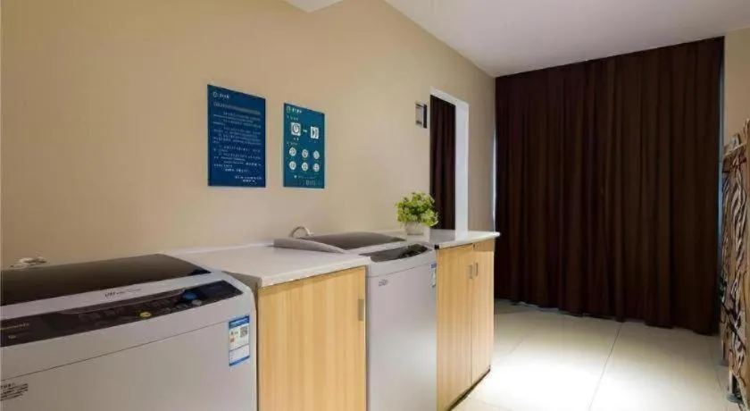 Bed in City Comfort Inn Changsha Yuelu Mountain Hunan University Central South University