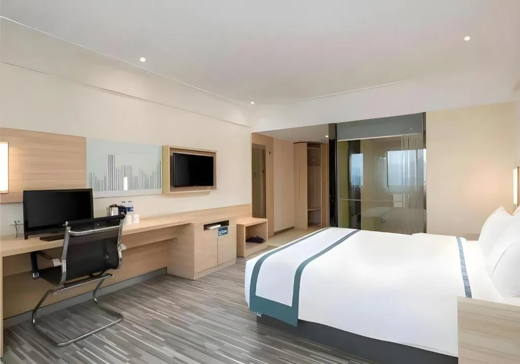 Bed in City Comfort Inn Changsha Yuelu Mountain Hunan University Central South University