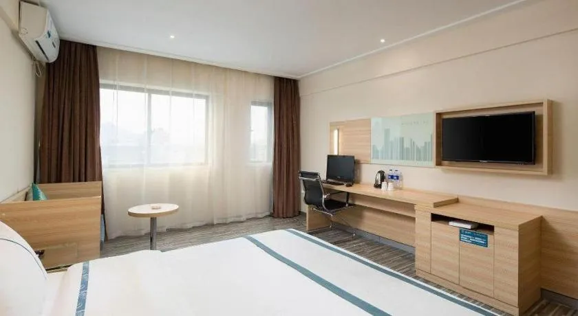 Bed in City Comfort Inn Changsha Yuelu Mountain Hunan University Central South University