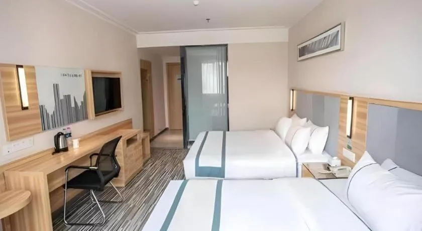 Bed in City Comfort Inn Changsha Yuelu Mountain Hunan University Central South University