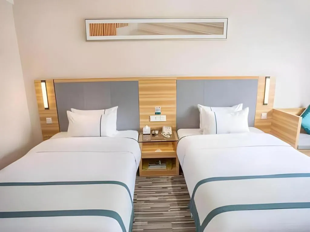 Bed in City Comfort Inn Changsha Yuelu Mountain Hunan University Central South University