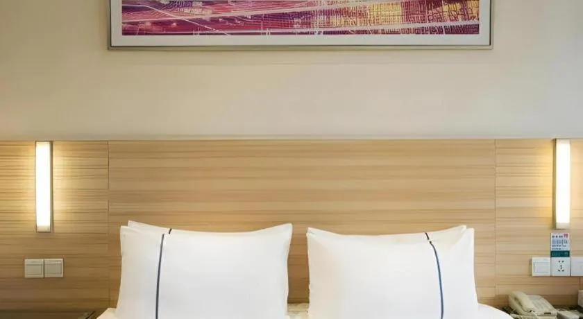 Bed in City Comfort Inn Changsha Yuelu Mountain Hunan University Central South University