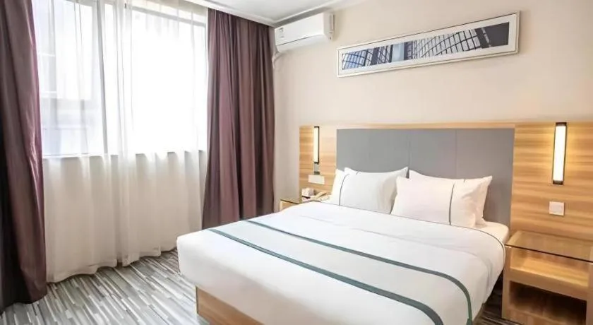 Bed in City Comfort Inn Changsha Yuelu Mountain Hunan University Central South University