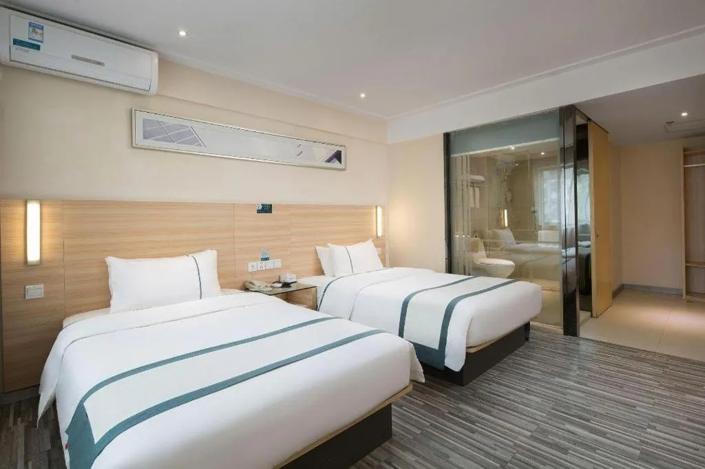 Bed in City Comfort Inn Changsha Yuelu Mountain Hunan University Central South University