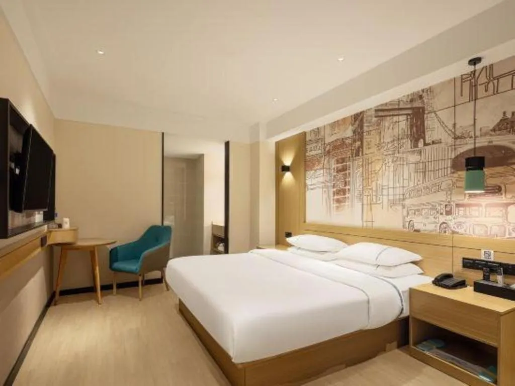 Bed in City Comfort Inn Huizhou Longmen