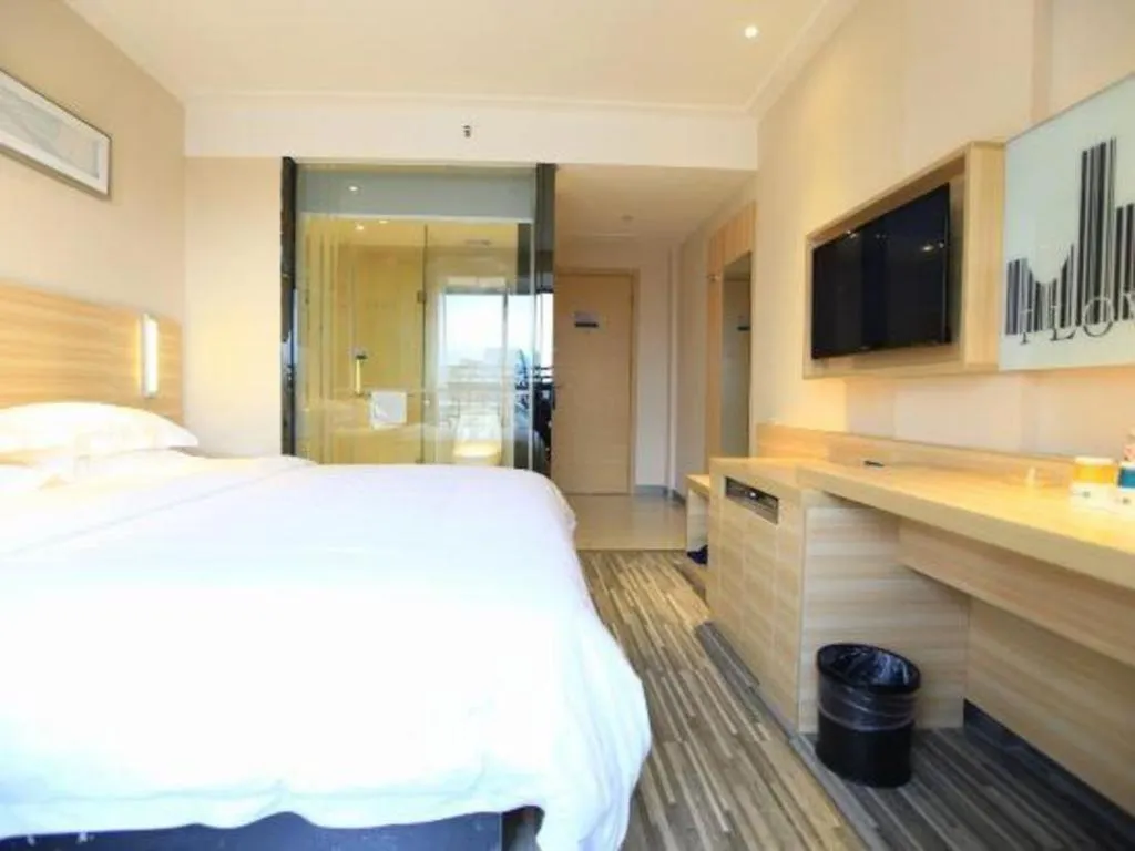 Bed in City Comfort Inn Guilin North High Speed Railway Station Square