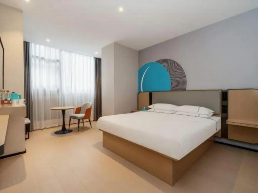 Bed in City Comfort Inn Guilin North High Speed Railway Station Square