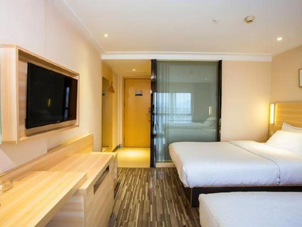 Bed in City Comfort Inn Guilin North High Speed Railway Station Square