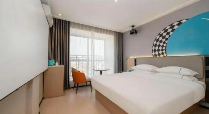 Bed in City Comfort Inn Guilin North High Speed Railway Station Square