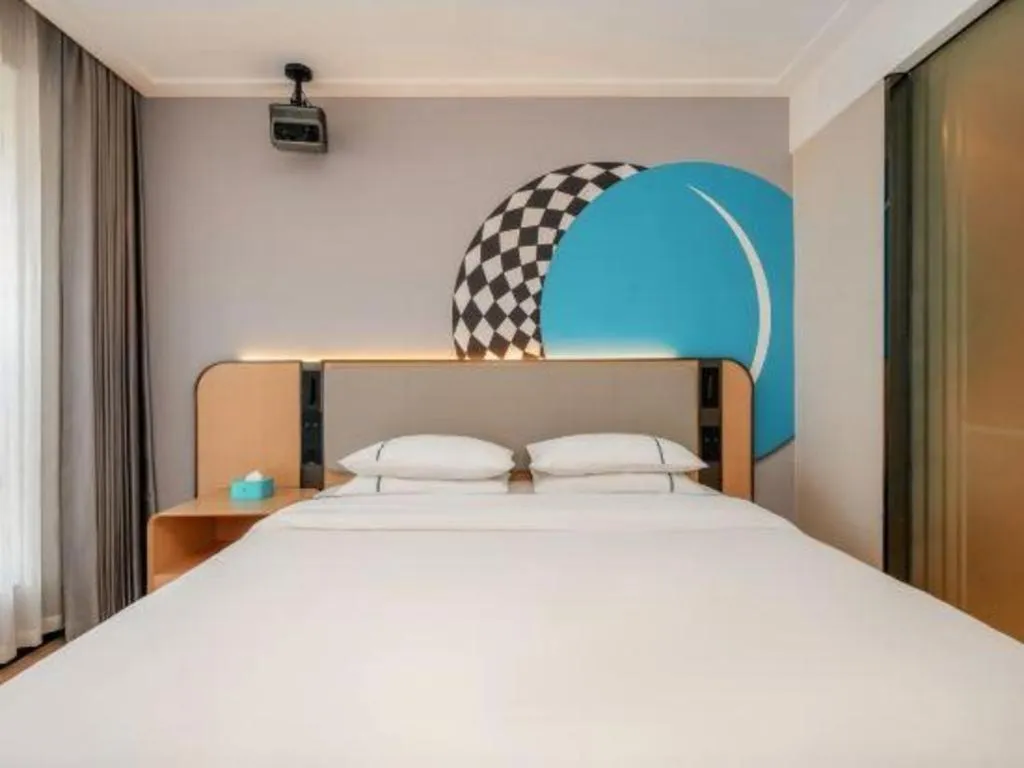 Bed in City Comfort Inn Guilin North High Speed Railway Station Square