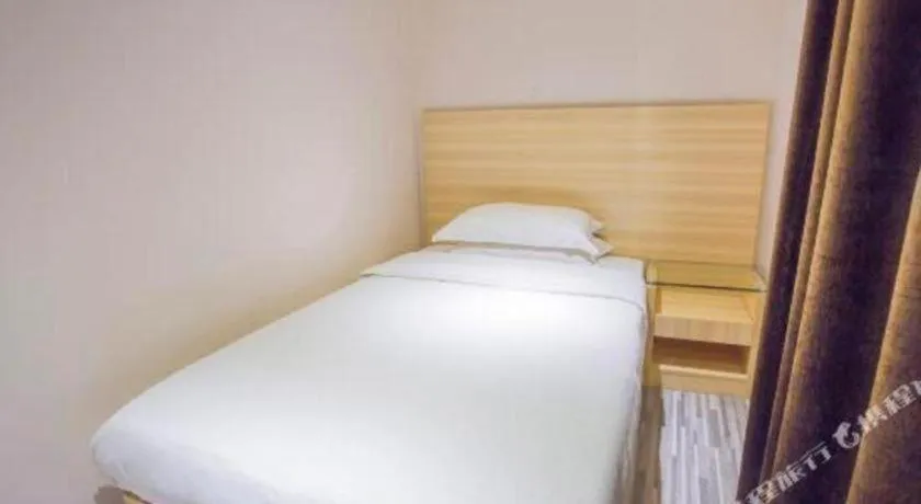 Bed in City Comfort Inn Hechi Bama Shouxiang Avenue