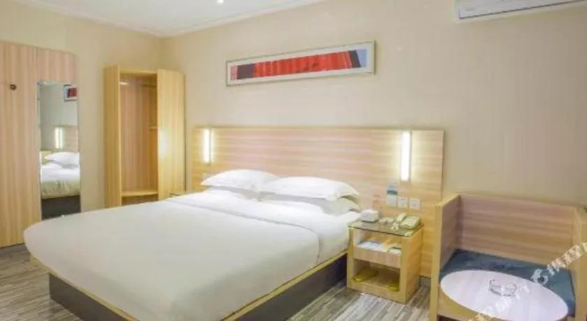 Bed in City Comfort Inn Hechi Bama Shouxiang Avenue
