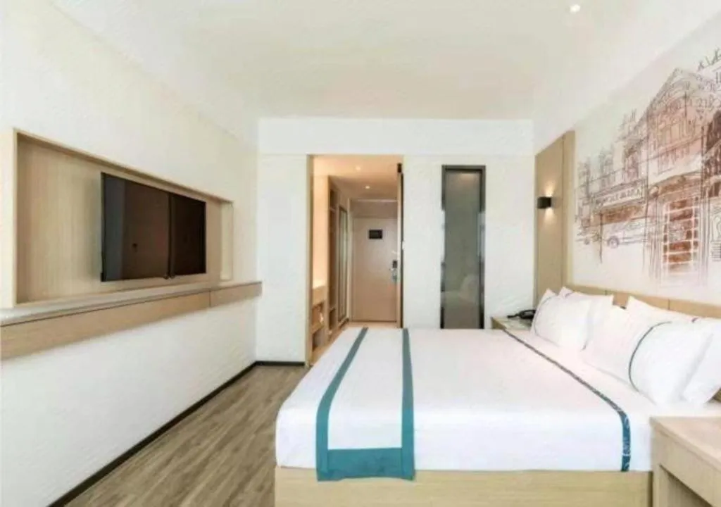 Bed in City Comfort Inn Hefei Mingzhu Square Fanhua Avenue