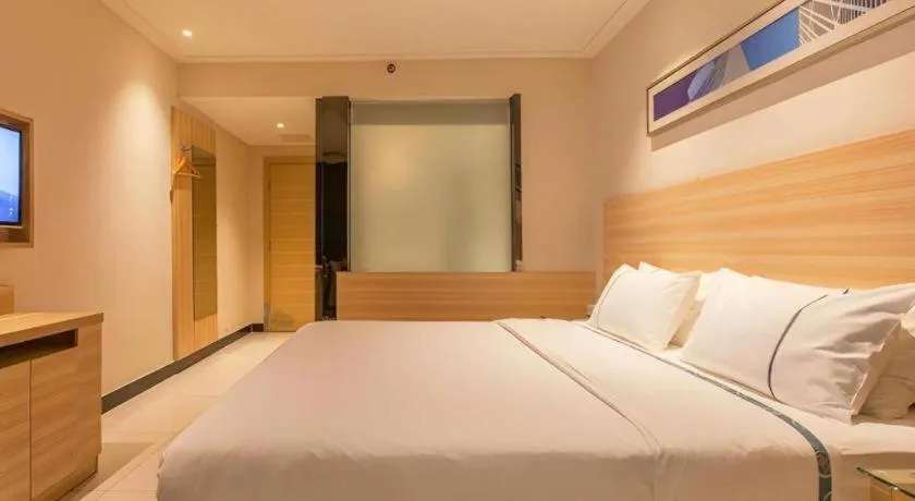 Bed in City Comfort Inn Wuhan Zoo Guobo Maying Road Metro Station