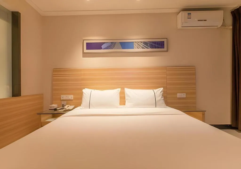 Bed in City Comfort Inn Wuhan Zoo Guobo Maying Road Metro Station