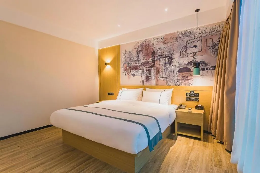 Bed in City Comfort Inn Shanwei Luhe