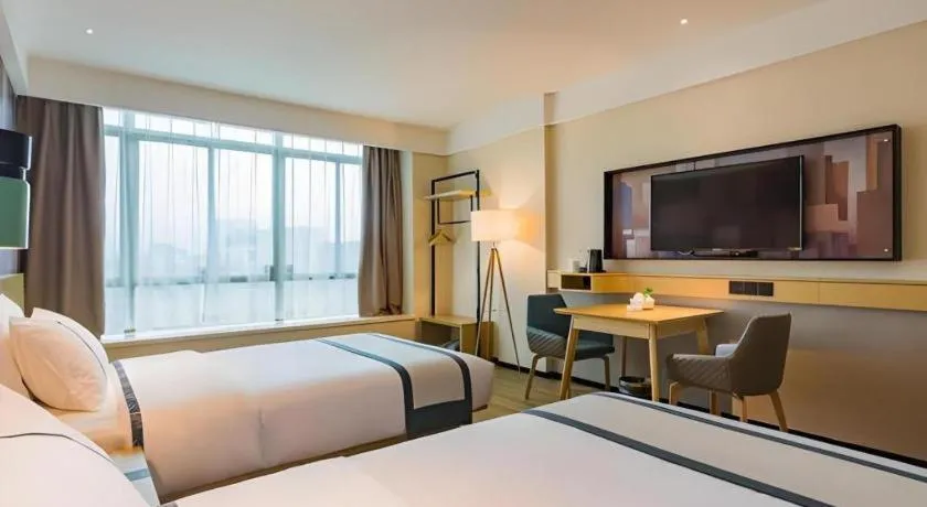 Bed in City Comfort Inn Shanwei Luhe