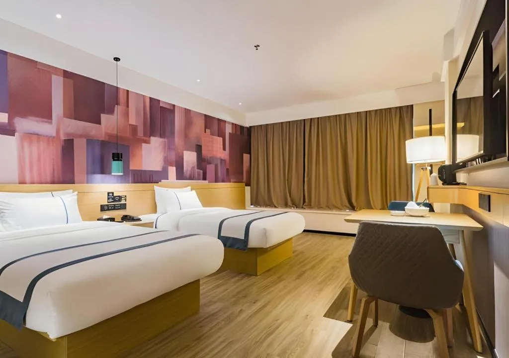 Bed in City Comfort Inn Shanwei Luhe