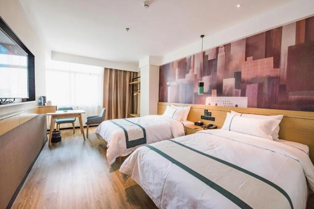 Bed in City Comfort Inn Shanwei Luhe