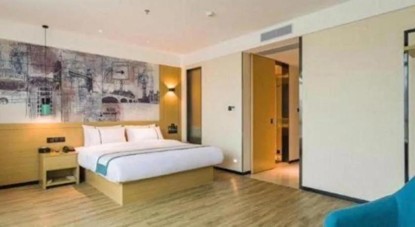 Bed in City Comfort Inn Shanwei Luhe