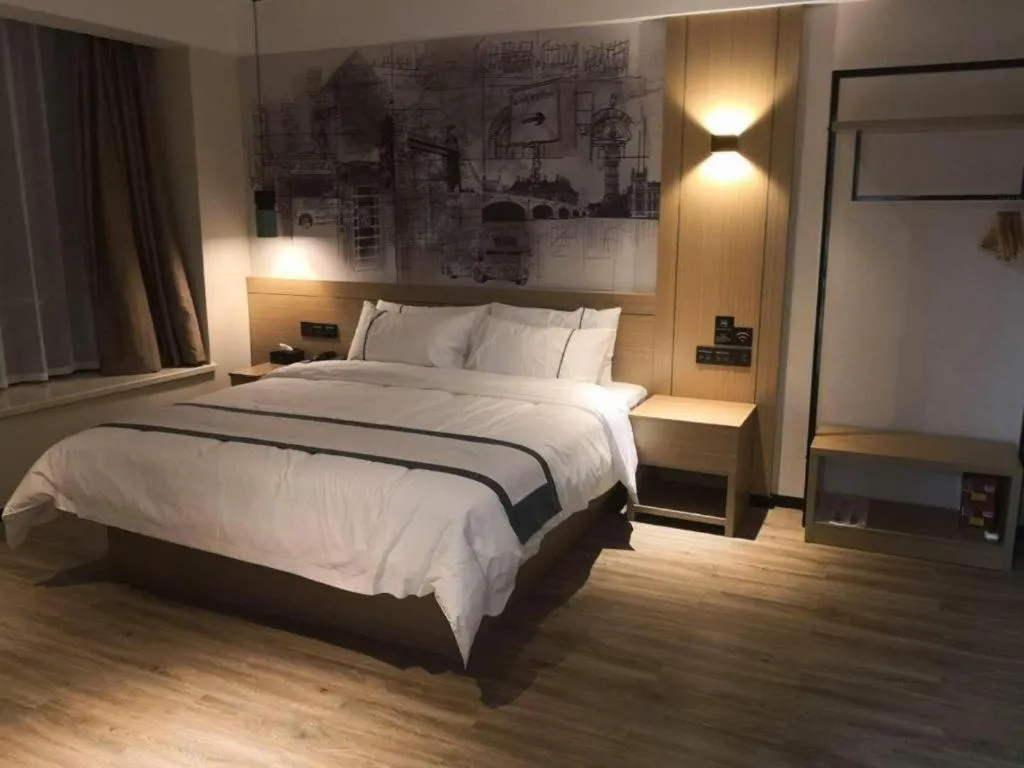 Bed in City Comfort Inn Shanwei Luhe