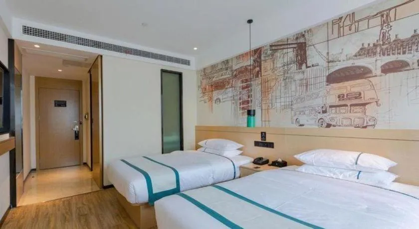 Bed in City Comfort Inn Shanwei Luhe