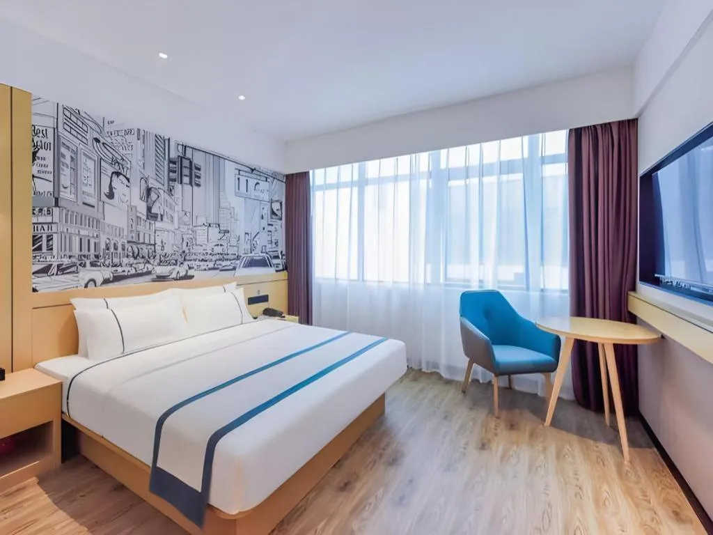 Bed in City Comfort Inn Shanwei Luhe