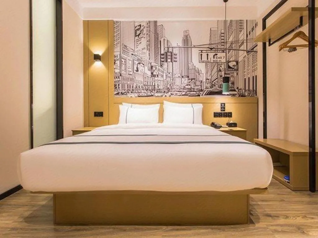 Bed in City Comfort Inn Nanning International Exhibition Jinhu Plaza