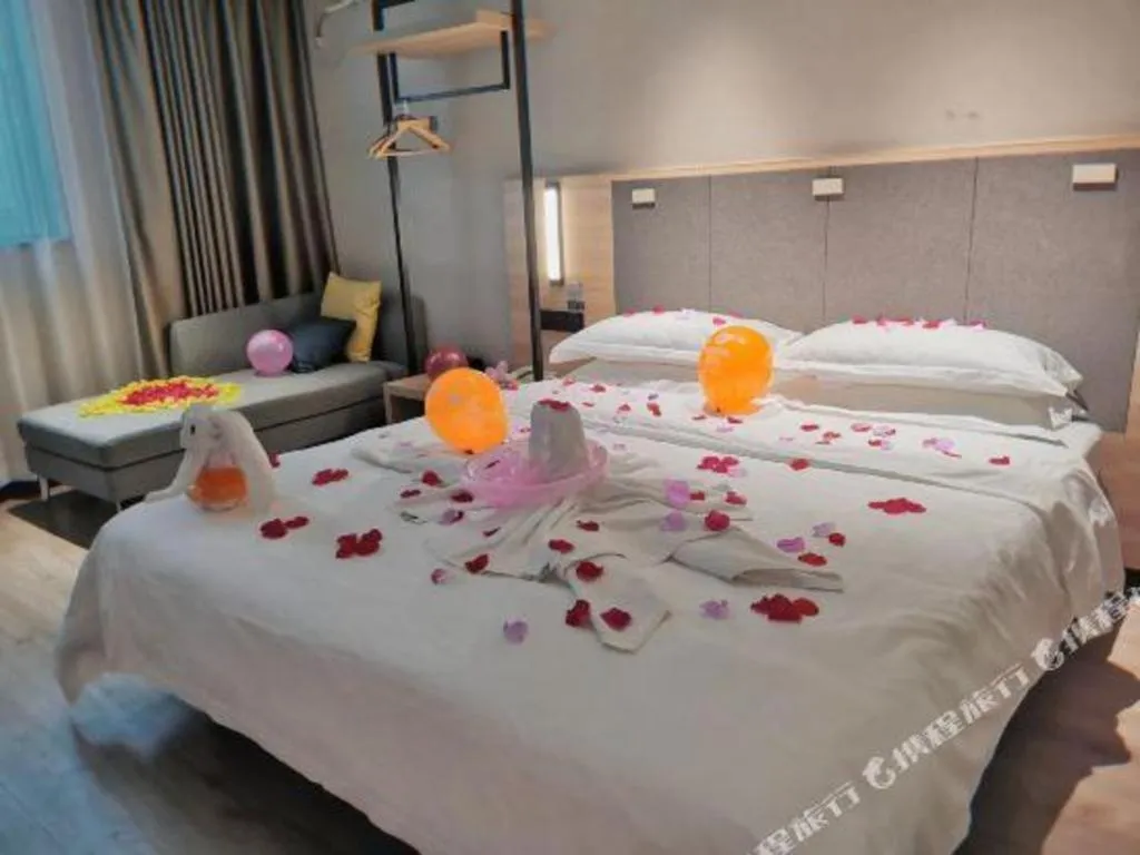 Bed in City Comfort Inn Chongqing Shiqiao Plaza Metro Station