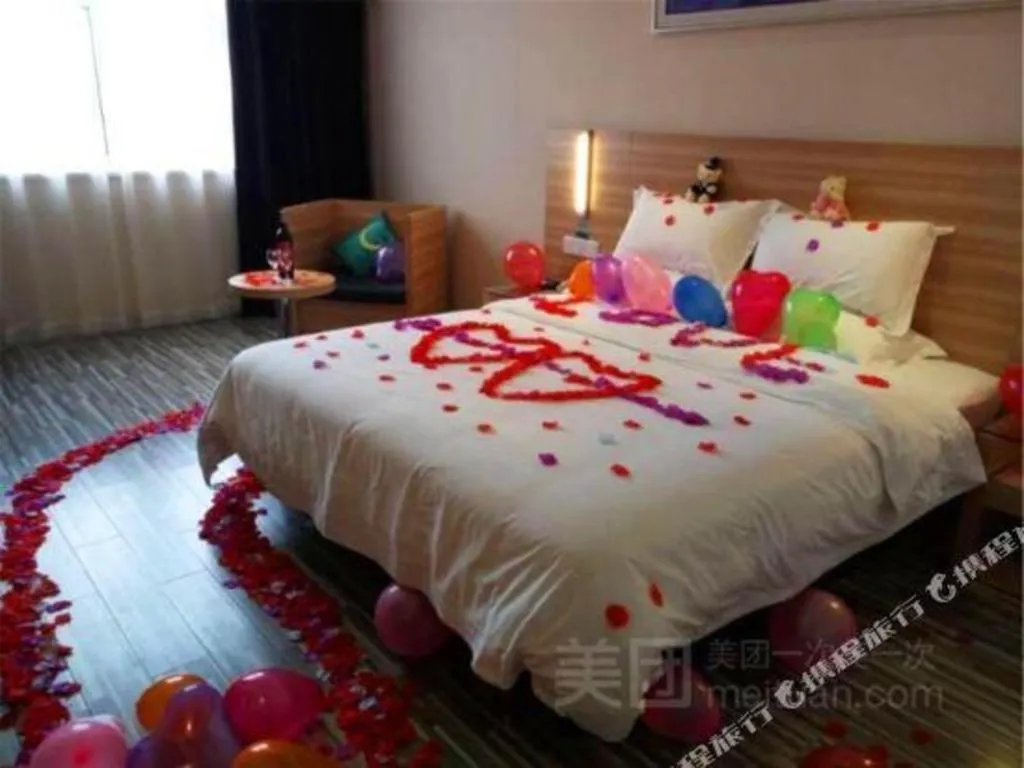 Bed in City Comfort Inn Chongqing Shiqiao Plaza Metro Station