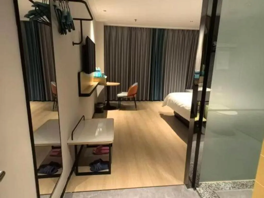 Bed in City Comfort Inn Chongqing Shiqiao Plaza Metro Station