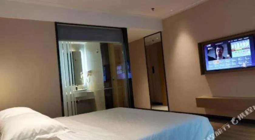 Bed in City Comfort Inn Chongqing Shiqiao Plaza Metro Station