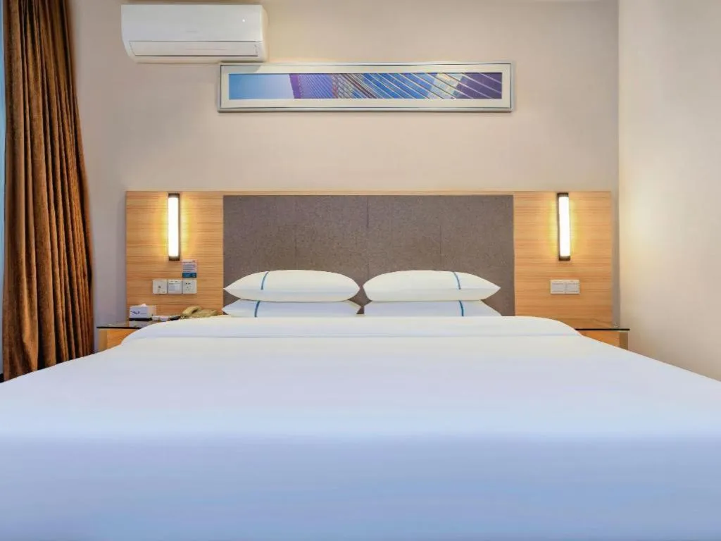 Bed in City Comfort Inn Chongqing Shiqiao Plaza Metro Station