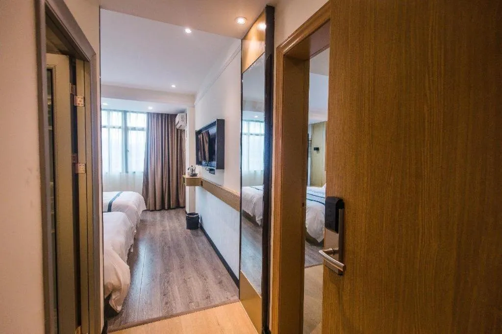 Bed in City Comfort Inn Shaoguan High-speed Railway Station Xilian Examination Center