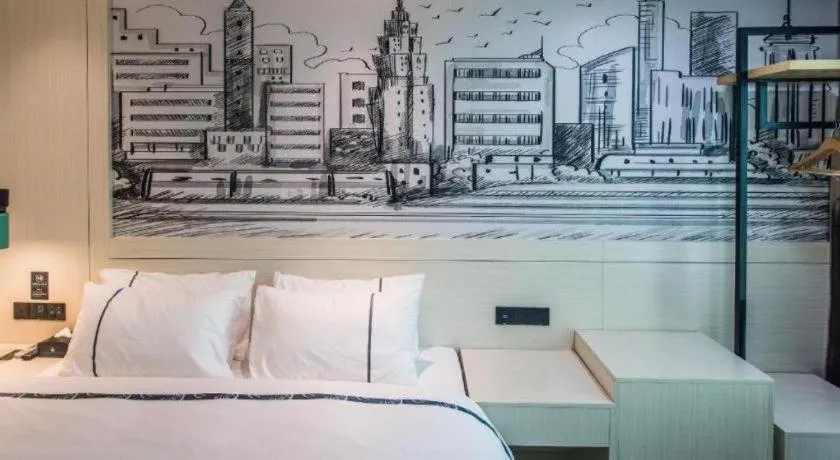 Bed in City Comfort Inn Shaoguan High-speed Railway Station Xilian Examination Center