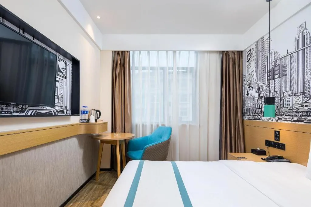 Bed in City Comfort Inn Taizhou Wanda Plaza
