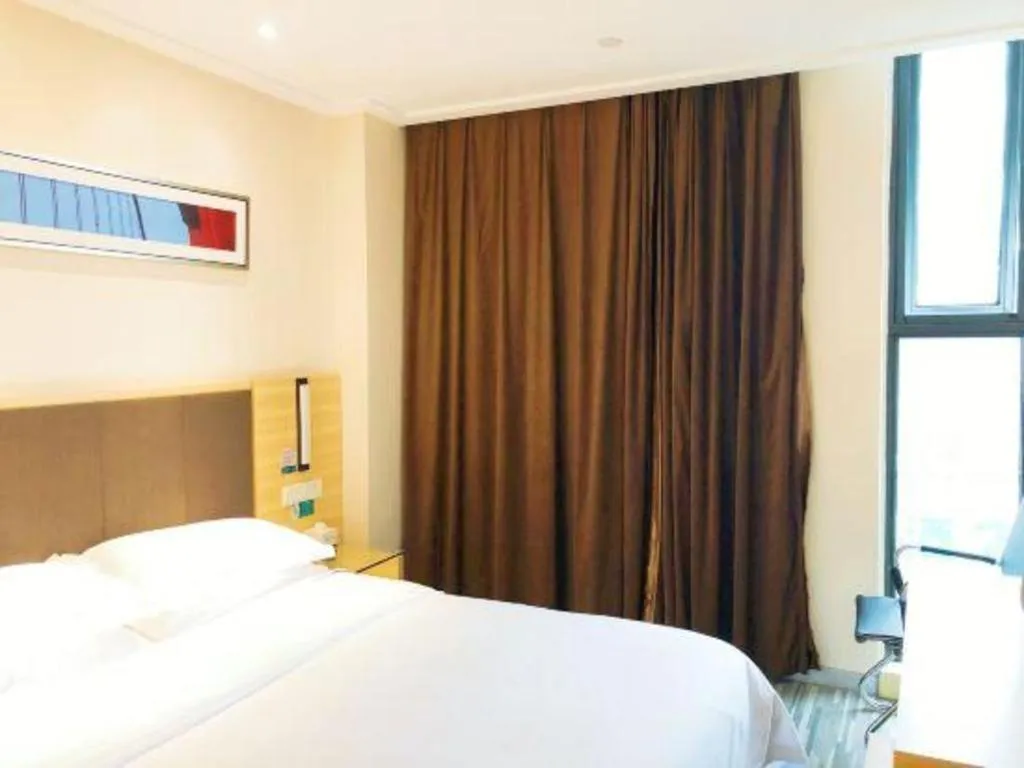 Bed in City Comfort Inn Hefei Binhu Wanghu Building Exhibition Center