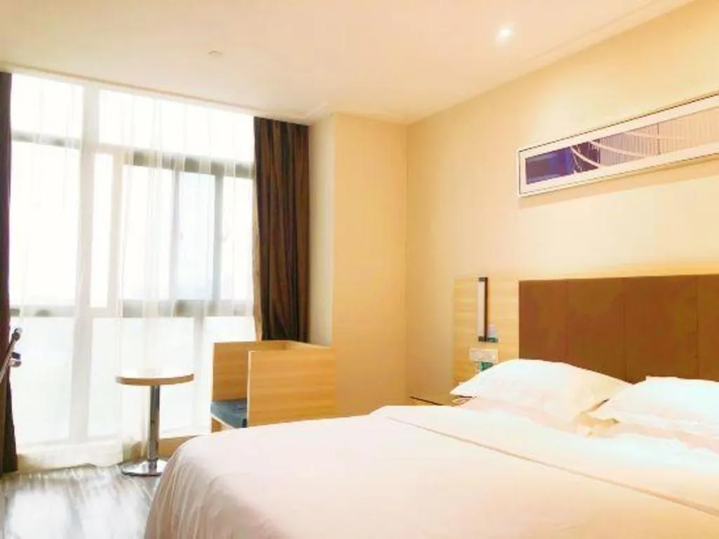 Bed in City Comfort Inn Hefei Binhu Wanghu Building Exhibition Center