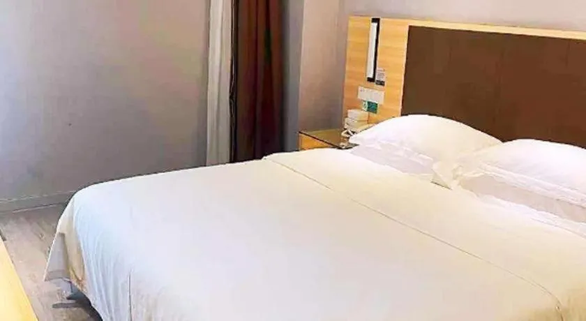 Bed in City Comfort Inn Hefei Binhu Wanghu Building Exhibition Center